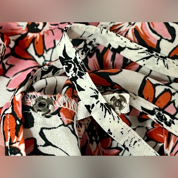 Cabi Seraphina Blouse (with detachable cami) - Picture 8 of 12